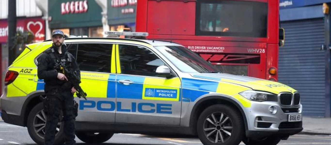 Λονδίνο: Άνδρας μαχαιρώθηκε μέχρι θανάτου έξω από σταθμό του μετρό